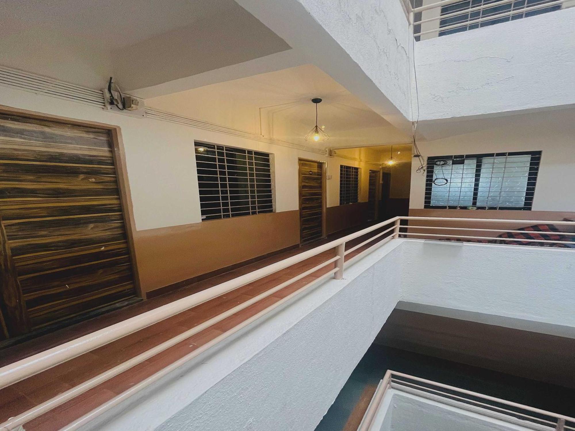 Hotel Royal Lodging Phursungi ภายนอก รูปภาพ