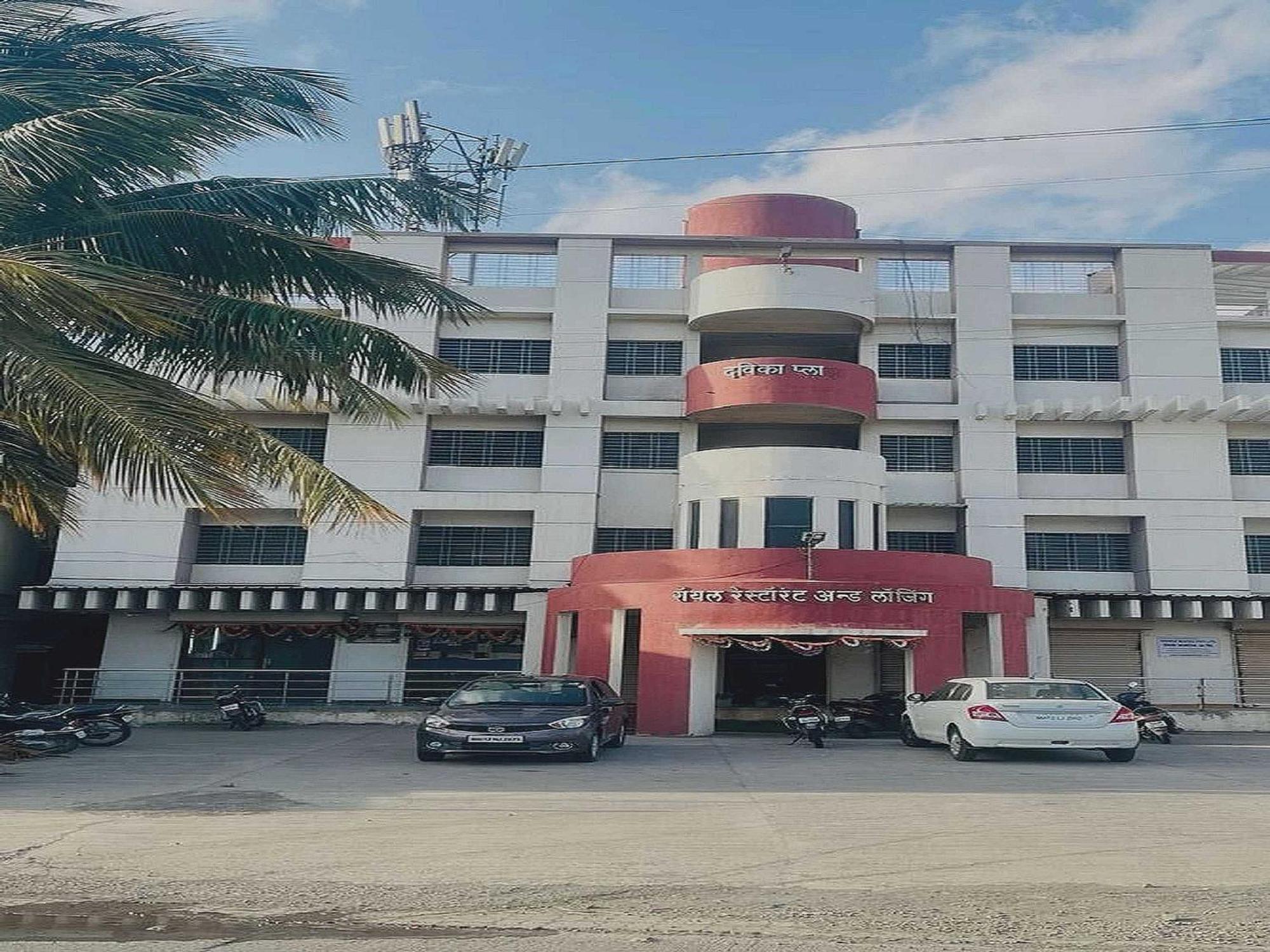 Hotel Royal Lodging Phursungi ภายนอก รูปภาพ